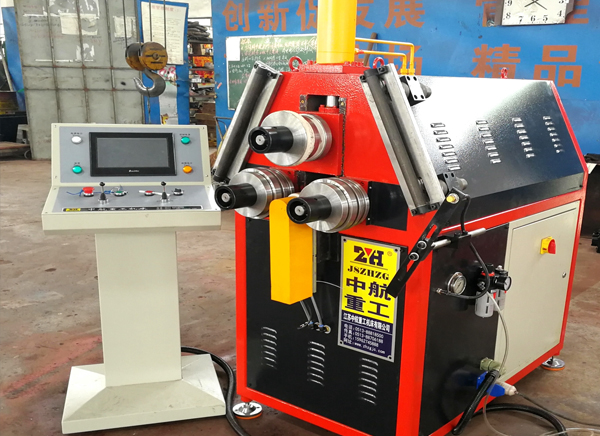 ���؝L���C